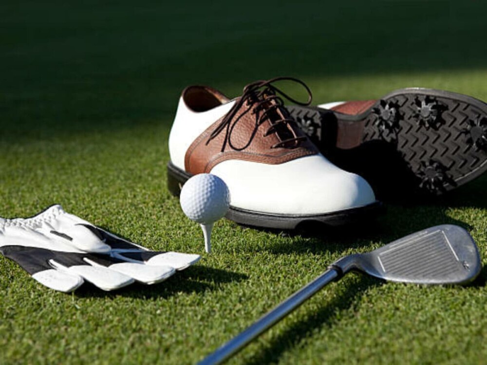 GOLF SHOES